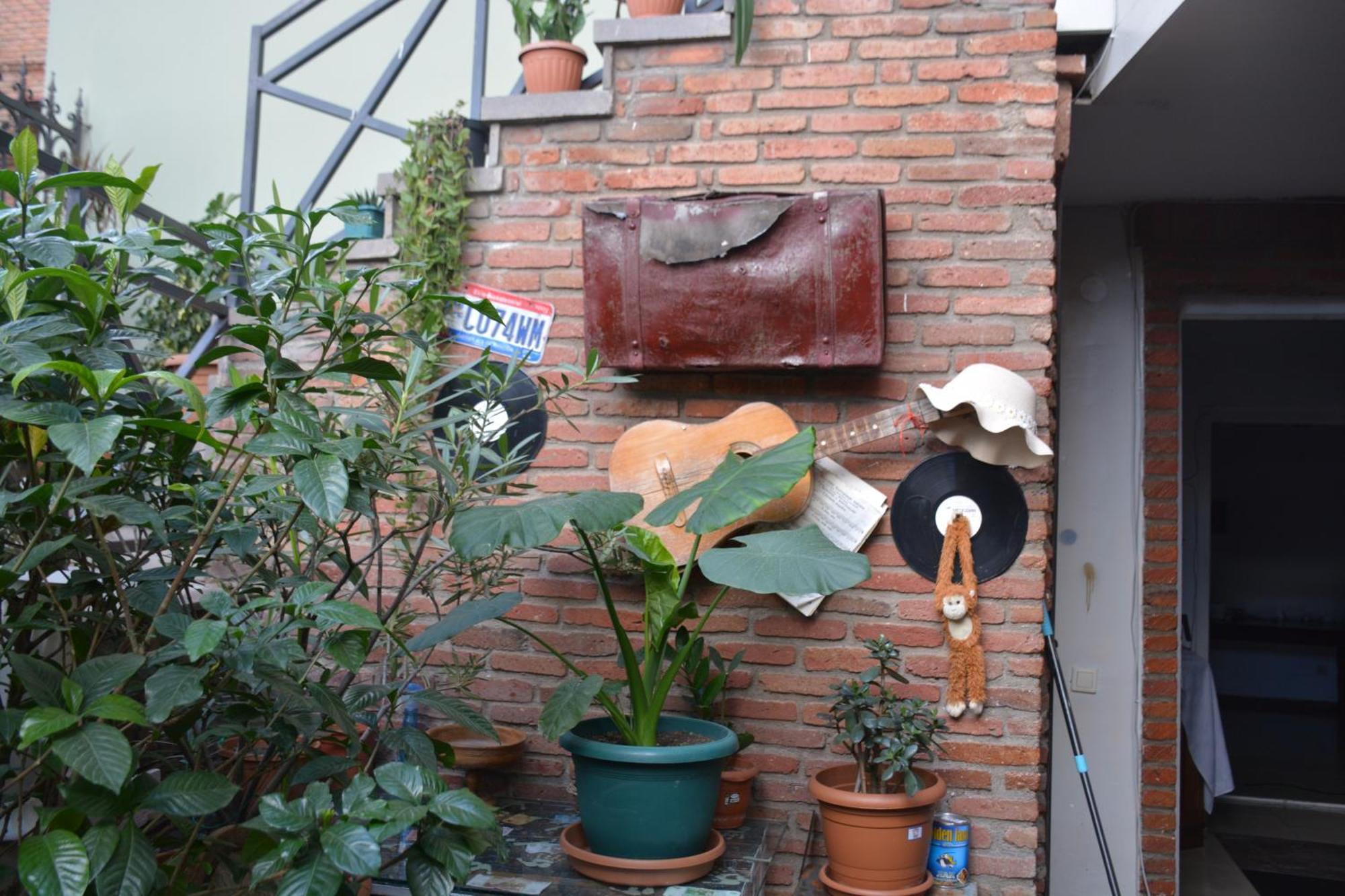 Old House Luca Hotel Tbilisi Exterior photo